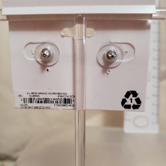 Silvertone Christmas bow earrings - Picture 3 of 4